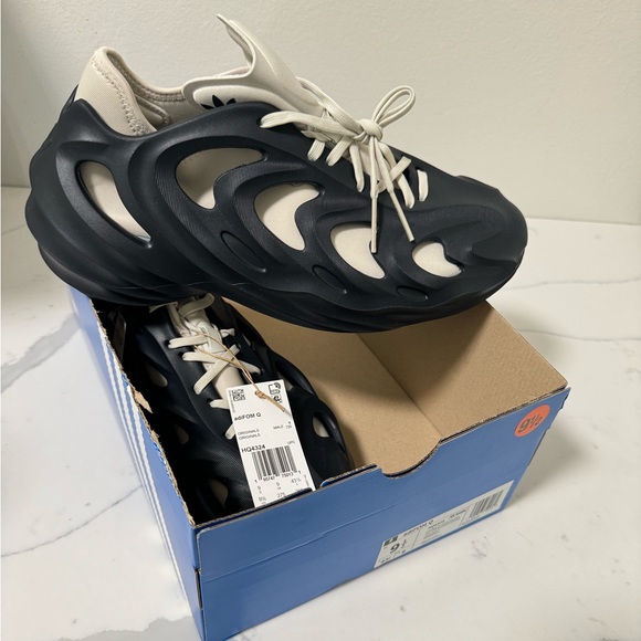 adidas adiFOM Q
Legend Ink Aluminum Size 9 1/2 US New - Picture 2 of 3